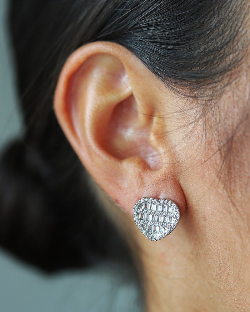 BAGUETTE HEART EARRINGS. - WHITE GOLD